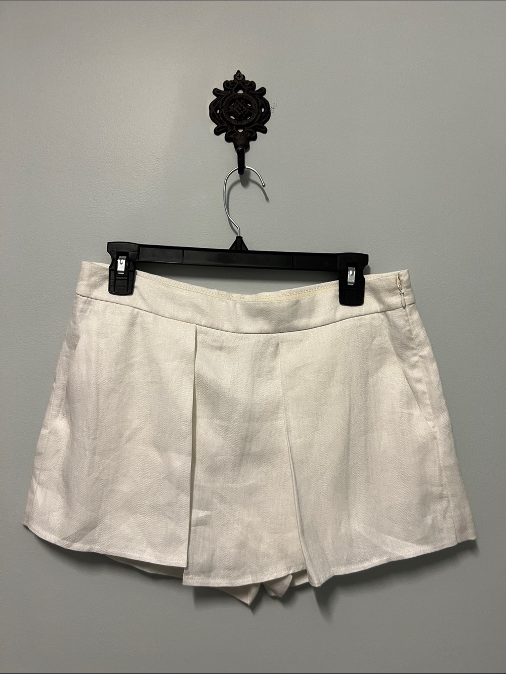 J.Crew 100% Linen Off White Skort with Pockets Size 2